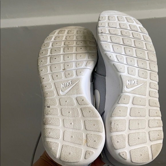 Nike sneakers - Picture 2 of 4